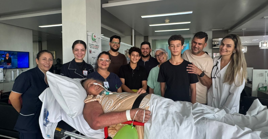 Hospital Cemil celebra a alta de Dona Conceição após 214 dias de luta, fé e cuidado humanizado